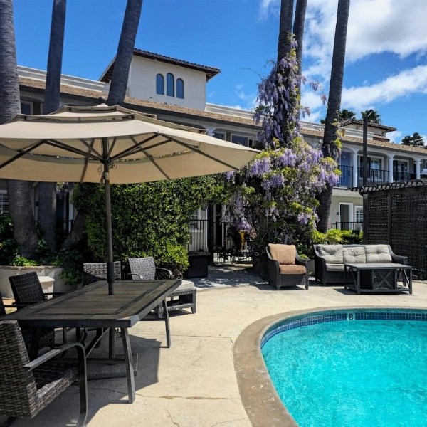 Bay Front Inn image 1