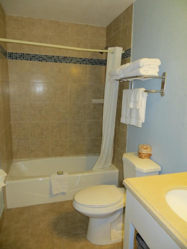 Bay Front Inn image 11