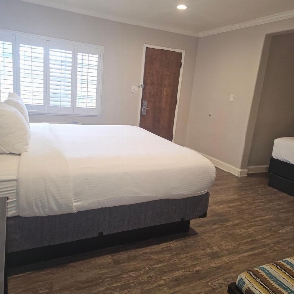 Bay Front Inn image 19