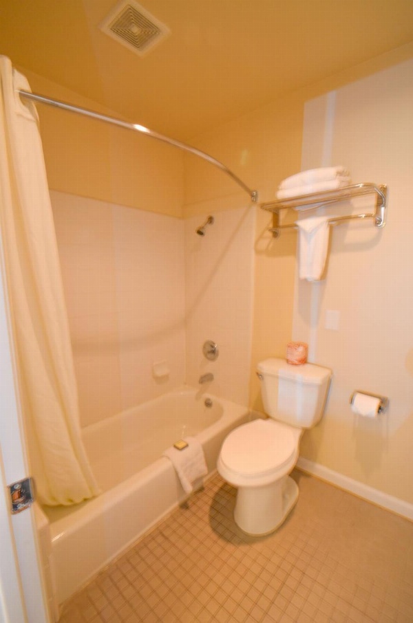 Bay Front Inn Main image